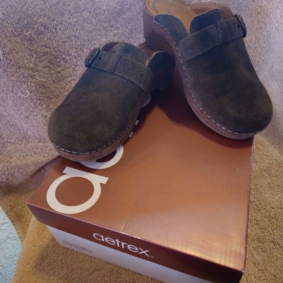New Aetrex Madison Clogs sz 7 - Picture 2 of 7